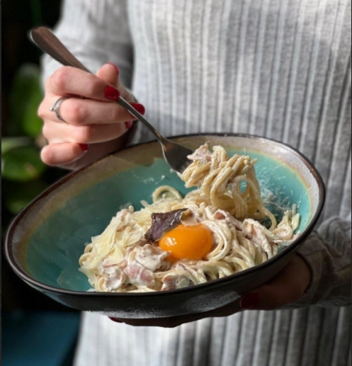 Кофейня Сгущенка в Краснодаре: Wok, Паста , Рис , Салаты, Летняя терраса, Настольные игры,