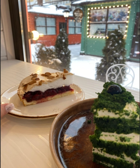 Кофейня De chocolatier в Краснодаре: Летняя терраса , Аниматоры , Глинтвейн , Горячий шоколад , Можно с собакой,