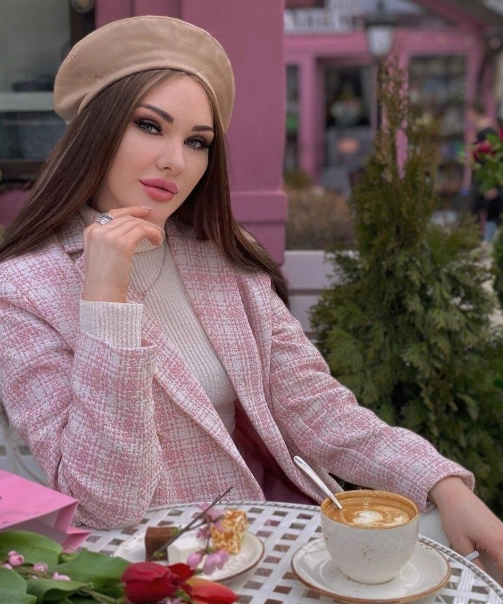 Кофейня De chocolatier в Краснодаре: Летняя терраса , Аниматоры , Глинтвейн , Горячий шоколад , Можно с собакой,