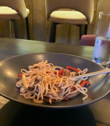 Ресторан ПРОСУШИ на Красной в Краснодаре: Азиатская кухня, Японская кухня, Европейская кухня, Детское меню, Винная карта,