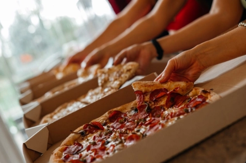 Ресторан  ПРОСУШИ  на Казбекской в Краснодаре: Еда, Постное меню, Детский уголок, Суши, Пицца, Бургеры, Доставка,