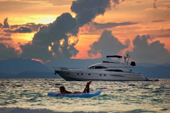 Аренда яхт и катеров "Yachts Calypso".