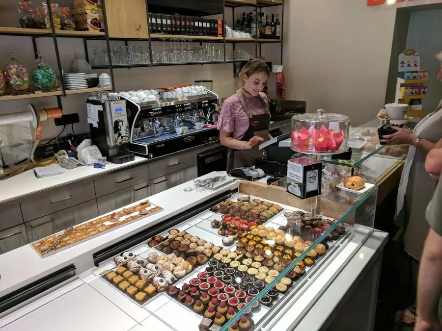 Кафе Dolciamo Pasticceria в Комо: Кафе, Дисерты, Напитки ,