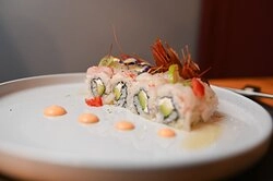 Ресторан Soho Cucina Oltre Confini в Комо: Суши ролы , Японская кухня , Азиатская кухня ,