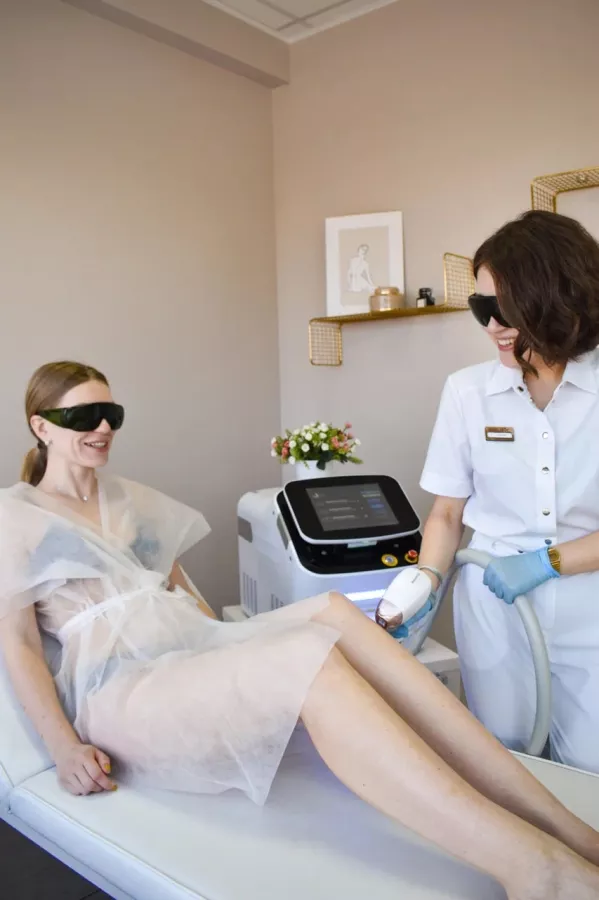 Салон красоты Aura Beauty в Владивостоке: Парикмахерская, Косметология, Массаж, Солярий, Депиляция,