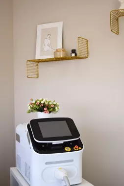 Салон красоты "Aura Beauty".