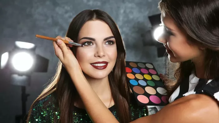 Студия красоты "Bond Beauty Studio".