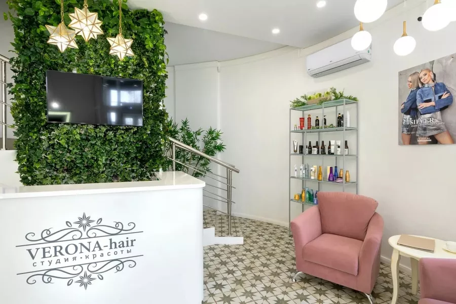 Салон красоты Verona-hair в Владивостоке: Парикмахерская, Маникюр, Педикюр, Брови,
