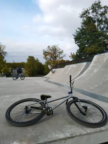 Скейт-парк в Октябрьском районе  в  Ростове-на-Дону