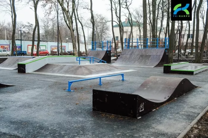 "Скейт-парк в Осеннем парке".