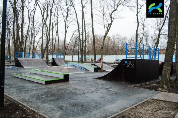 "Скейт-парк в Осеннем парке".