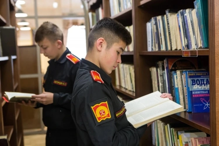 Библиотека им. А. С. Пушкина в Ростове-на-Дону: Библиотека, Читать, Книги, Журналы, Чтение,