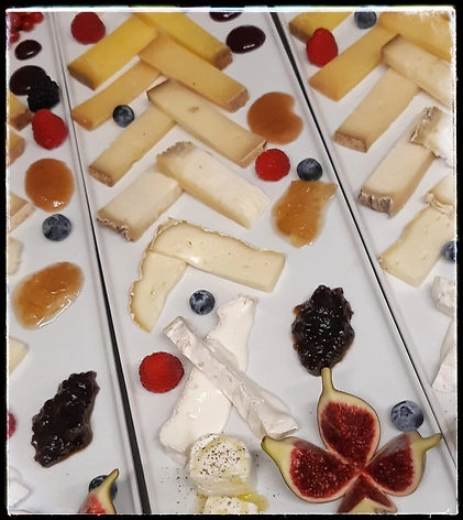 Ресторан Rivenoteca в Комо: Итальянская кухня , Винный бар , Десерты , Паста ,