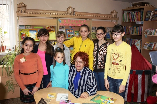 Детская библиотека имени П. Г. Аматуни в Ростове-на-Дону: Библиотека, Читать, Книги, Журналы, Чтение, Book,