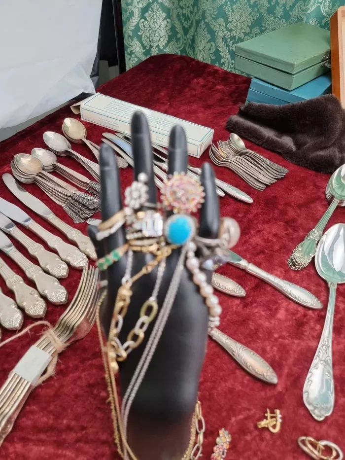 Антикварный магазин "Chulan Rostov".