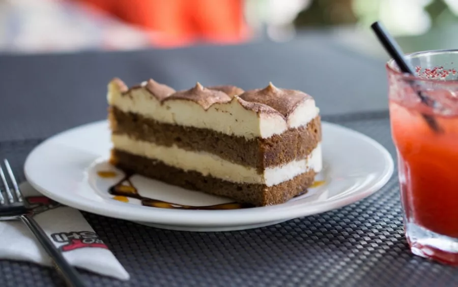 Ресторан ПРОСУШИ на Чекистов в Краснодаре: Еда, Супы, Японская кухня, Пицца, Доставка, Суши, Салаты, Итальянская кухня,