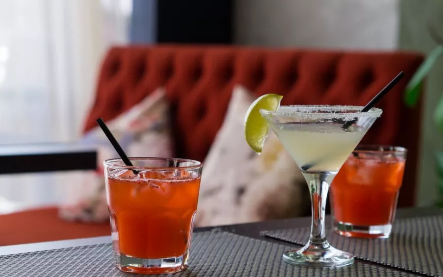 Ресторан ПРОСУШИ на Чекистов в Краснодаре: Еда, Супы, Японская кухня, Пицца, Доставка, Суши, Салаты, Итальянская кухня,