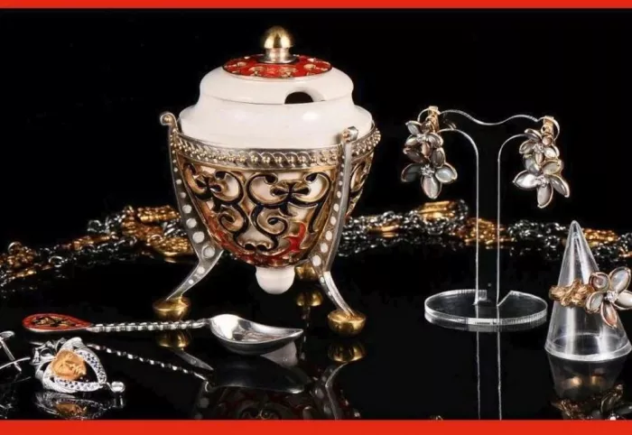 Антикварный магазин "Арт базар".