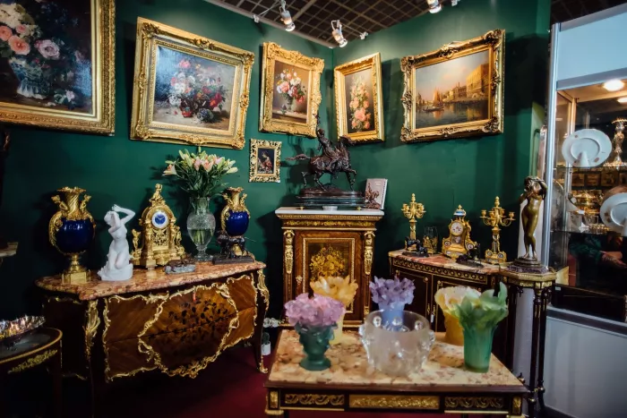 "Магазин на Газетном".