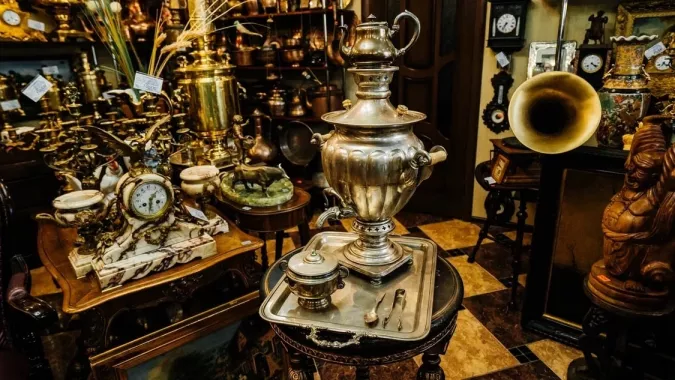 Антикварный магазин "Самовары".