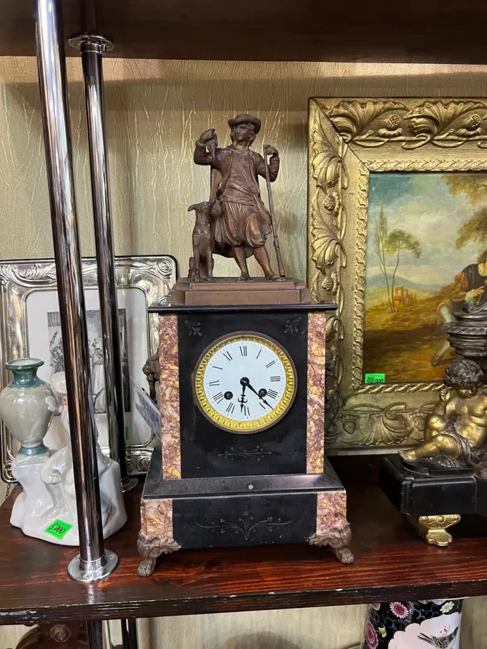 Антикварный магазин "Скупка".