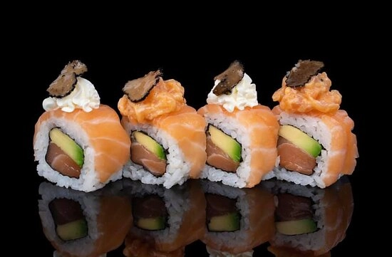 Ресторан Torii Open Sushi в Комо: Японская кухня, Китайская кухня,