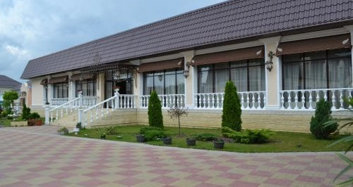Ресторан GRAND TERRAZZA в Майкопе: Тематические Вечеринки, Барная Зона, Семейные Торжества, Корпоративные Мероприятия, VIP-Зона, Живая музыка,
