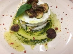 РесторанCrìanza в Комо: Итальянская кухня , Морепродукты , Десерты, Напитки ,