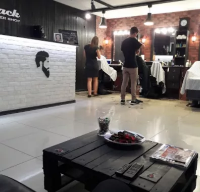 Барбершоп "Black Barber Shop Center".