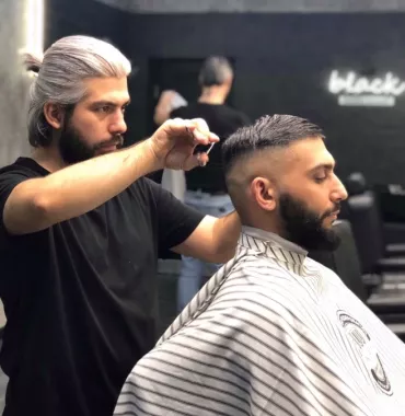 Барбершоп "Black Barber Shop Center".
