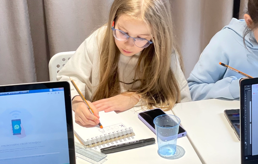 Школа дизайна Education design на Радужной в Видном: Школа Дизайна, Композиция, Колористика, Проектная Деятельность, Визуализация, Сторитейлинг, SMM, Брендирование,