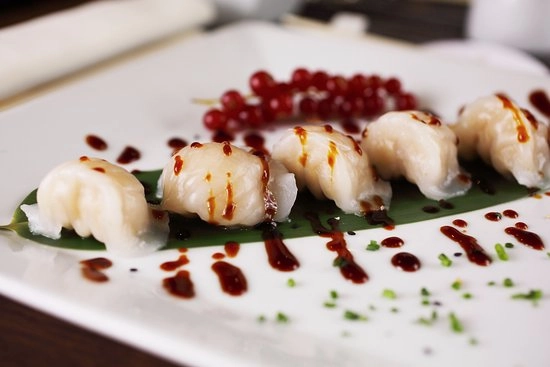 Ресторан I-SUSHI в Комо: Морепродукты , Японская кухня , Роллы и суши , Азиатская кухня ,