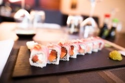 Ресторан I-SUSHI в Комо: Морепродукты , Японская кухня , Роллы и суши , Азиатская кухня ,