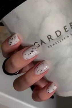 Ногтевая студия "Savanna Nailart".