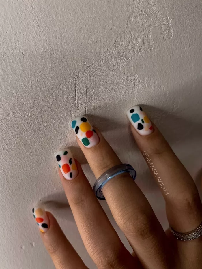 Ногтевая студия "Savanna Nailart".