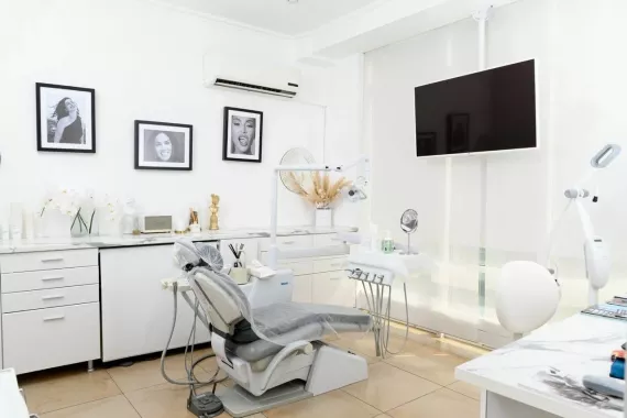 Стоматологическая клиника - Dental Lounge "InWhite".