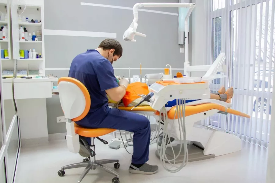 Стоматологическая клиника S-Clinic в Сочи: Лечение зубов, Ортопед, Брекеты,