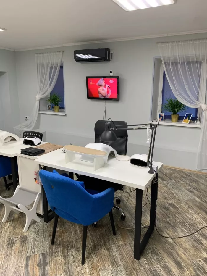 Ногтевая студия "Manik".