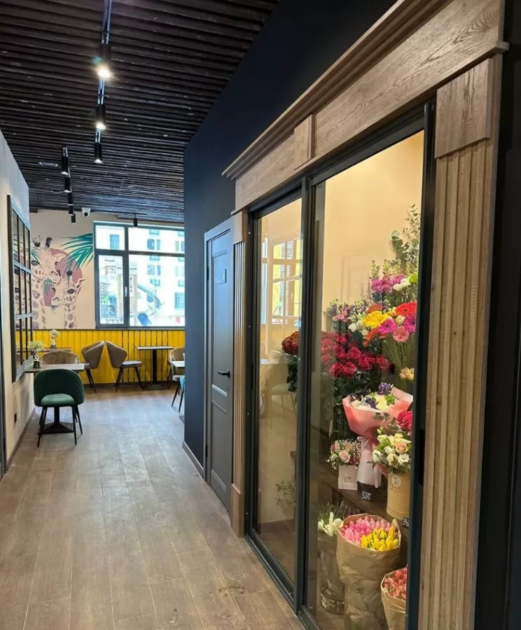 Coffee & Flowers Giraffe в Видном: Выпечка, Десерты, Кофейня, Стильные Букеты, Цветы,