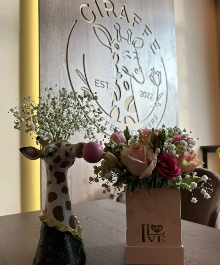 Coffee & Flowers Giraffe в Видном: Выпечка, Десерты, Кофейня, Стильные Букеты, Цветы,