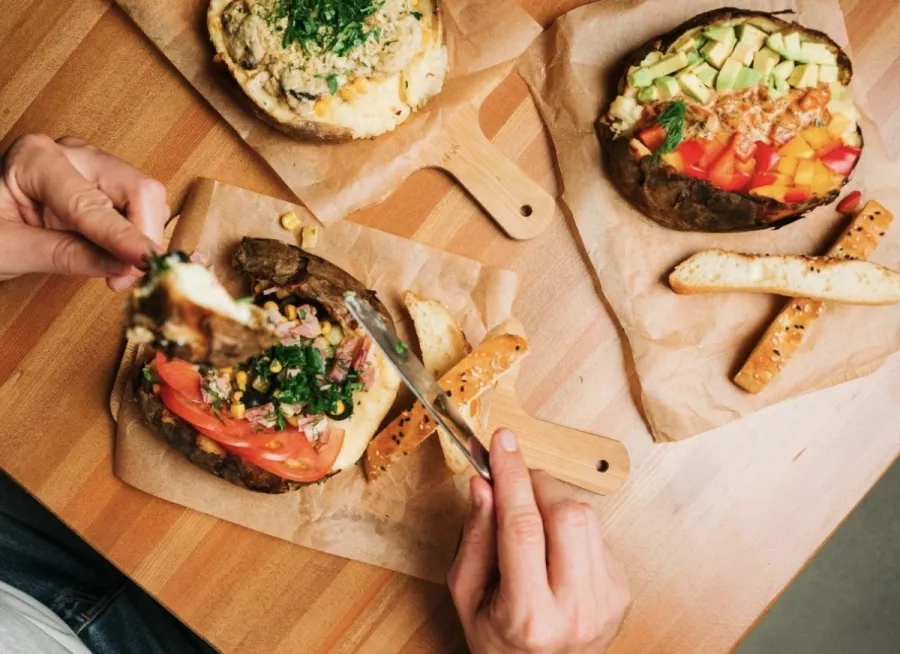 Ресторан Gastroport Adler в Сочи: Еда, Бизнес ланч, Итальянская кухня, Азиатская кухня, Десерты, Банкет, Постное меню, Живая музыка,