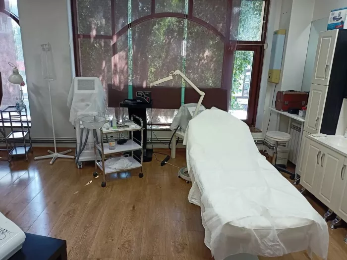 Салон красоты "Успех".