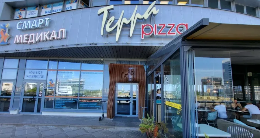 Ресторан Terra на проспекте Победителей в Минске: Европейская кухня, Белорусская кухня, Заказ столиков, Винная карта, Детское меню, До 110 мест, Оплата картой, Наличный расчёт, Японская кухня, Бизнес-ланч, Проведение банкетов,