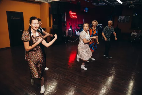 Школа танцев Простые Движения  в  Краснодаре