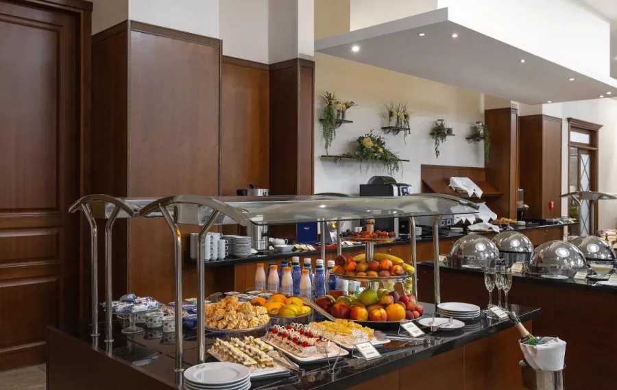 Гостиница President Hotel Minsk 5* в Минске: Сауны, Гараж, Можно с животными, SPA, 154 номера, Оплата картой, Наличный расчёт, Тренажерный зал,