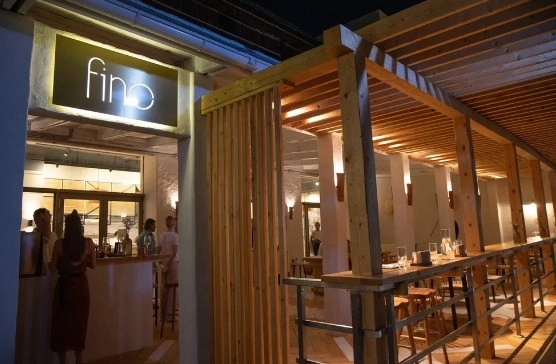 Ресторан Fino Bistro в Адлере: Европейская кухня, Завтраки, Летняя веранда, Заказ на вынос, Винный ресторан, Бизнес-ланч,