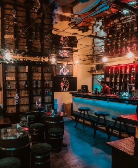 Кафе-бар Beer&Wine в Минске: Пивной бар, Спортивные трансляции, До 80 мест, Наличный расчёт, Заказ столиков, Оплата картой, Заказ навынос, Летняя терраса,