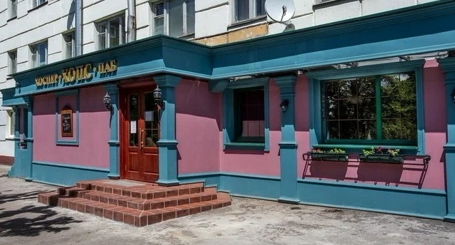 Паб Hops в Минске: Европейская кухня, Бизнес-ланч, Живая музыка, Своя пивоварня, До 50 мест, Наличный расчёт, Летняя терраса, Оплата картой, Проведение банкетов, Настольные игры,