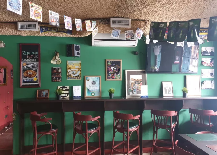 Паб Hops в Минске: Европейская кухня, Бизнес-ланч, Живая музыка, Своя пивоварня, До 50 мест, Наличный расчёт, Летняя терраса, Оплата картой, Проведение банкетов, Настольные игры,