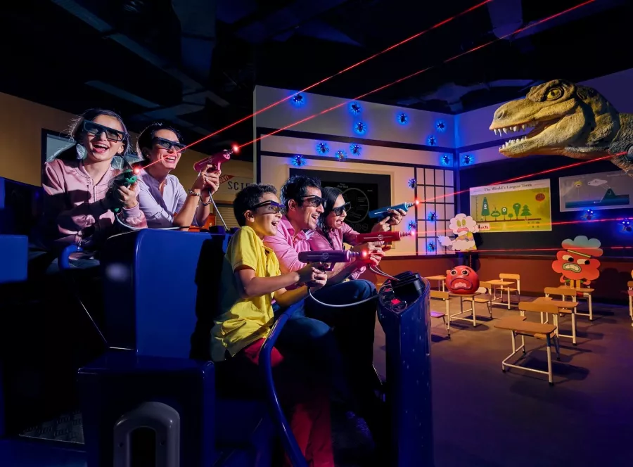 Тематический парк IMG Worlds of Adventure в Дубаи: Парк аттракционов , Развлекательный центр , Кинотеатр , Американские горки , Супергерои , Парк динозавров ,